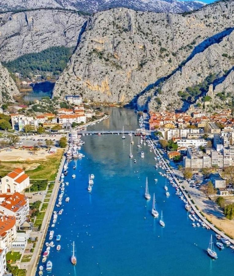 Apartments Kadenca Omis Exterior photo